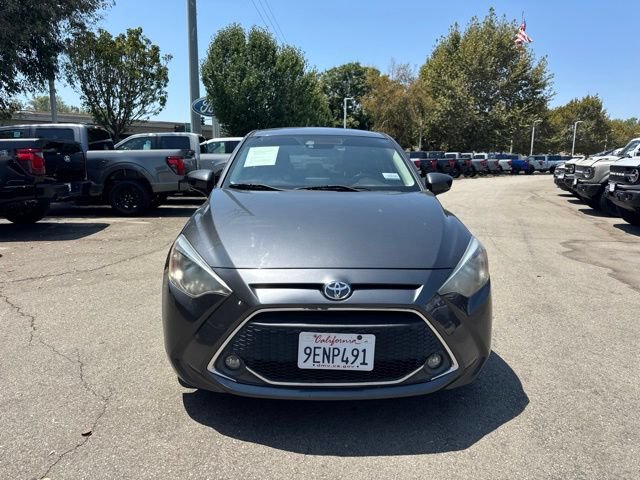 Used 2019 Toyota Yaris LE FWD image 2
