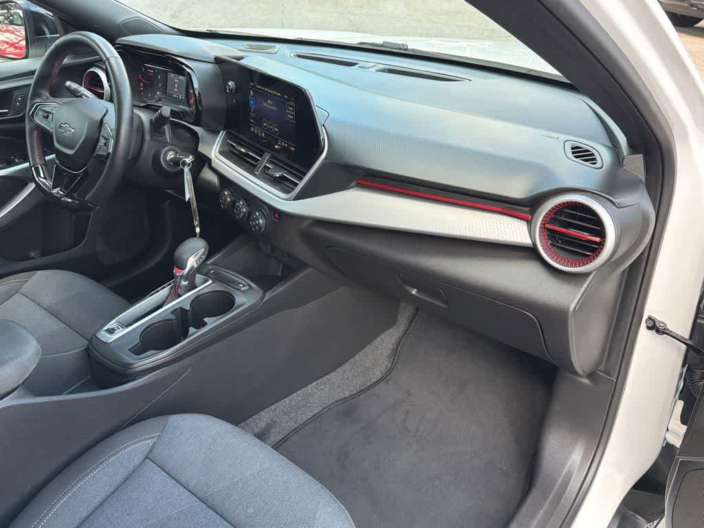 Used 2024 Chevrolet Trax RS w/ Driver Confidence Package FWD image 13