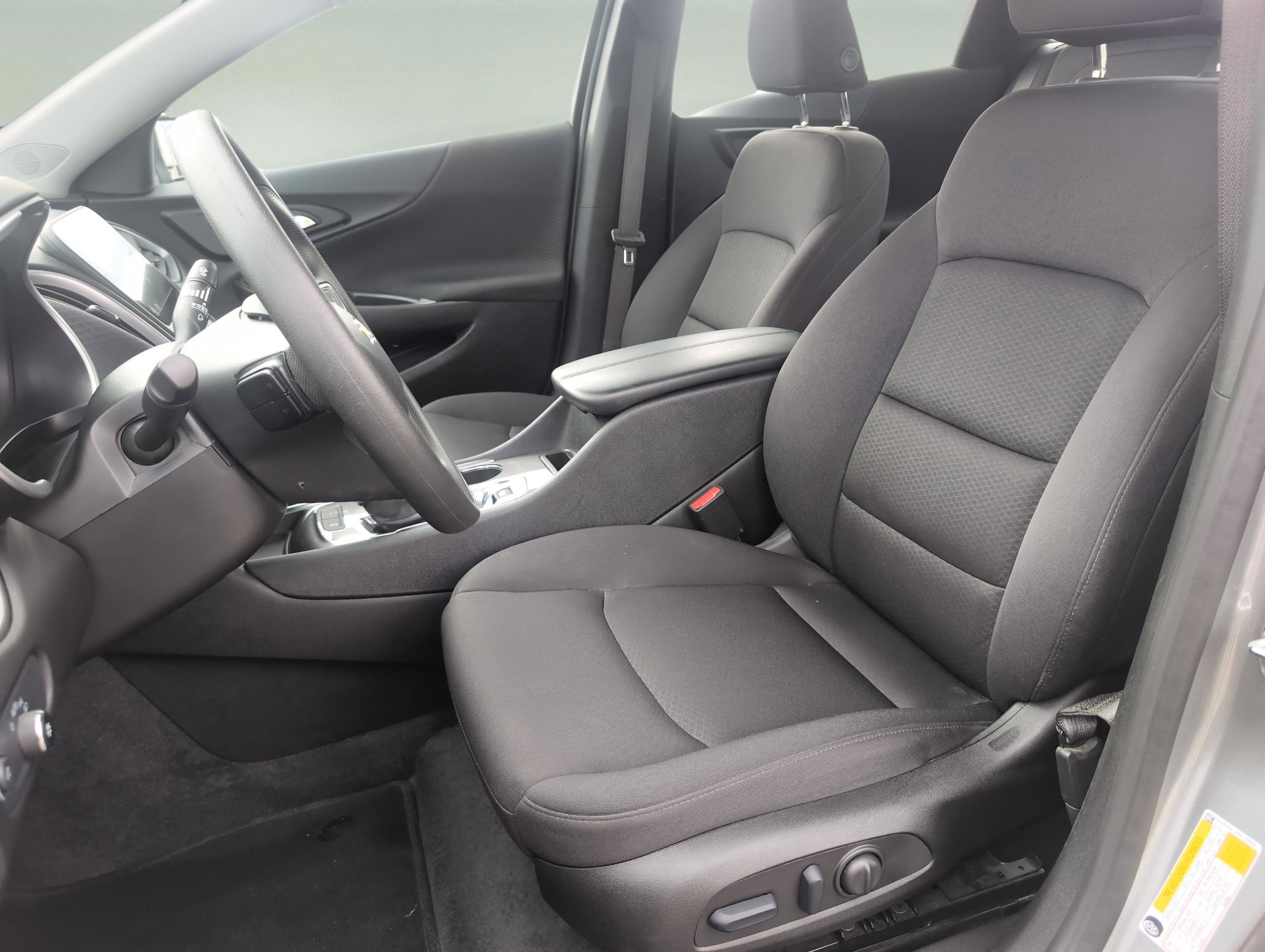 Used 2025 Chevrolet Malibu LT image 16