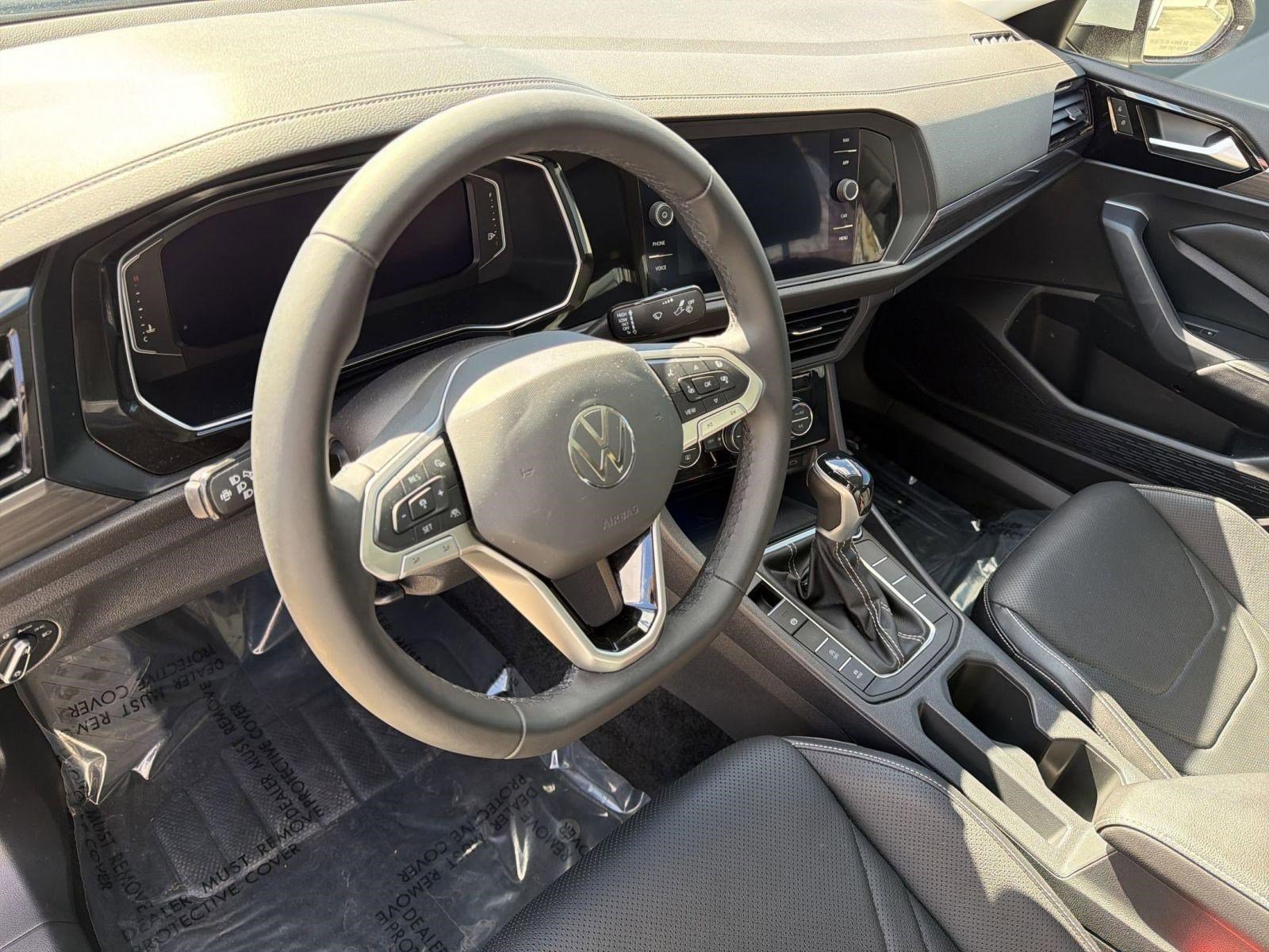 Used 2022 Volkswagen Jetta SEL image 4