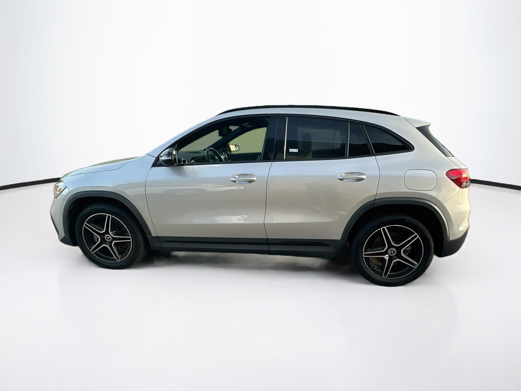 Used 2022 Mercedes-Benz GLA 250 4MATIC image 4