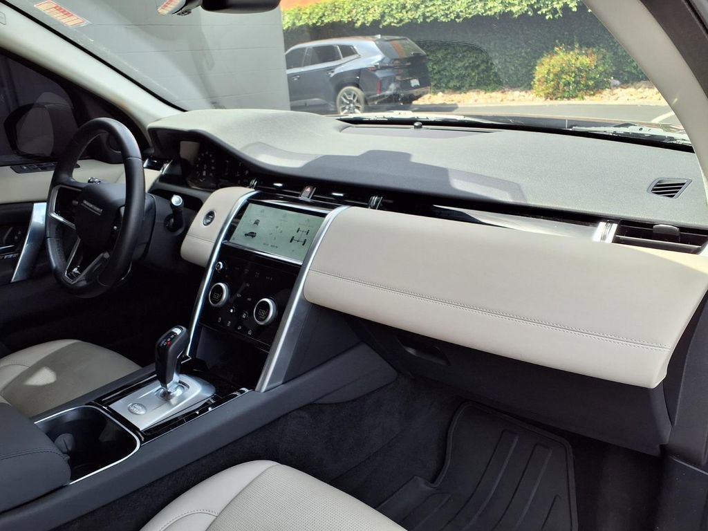 Used 2023 Land Rover Discovery Sport S image 22