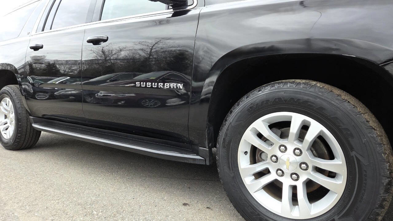 Used 2019 Chevrolet Suburban LT AWD/4WD image 18