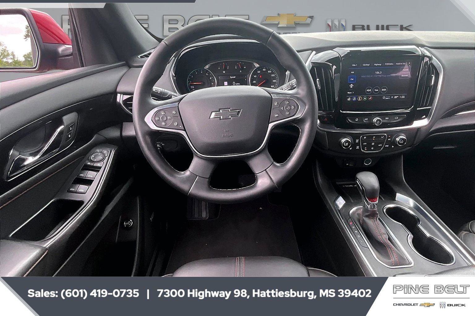 Used 2023 Chevrolet Traverse RS FWD image 5