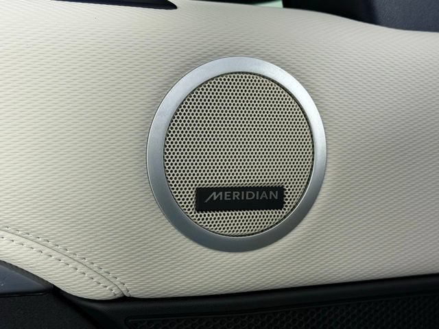 Certified 2025 Land Rover Discovery Dynamic SE AWD/4WD image 25