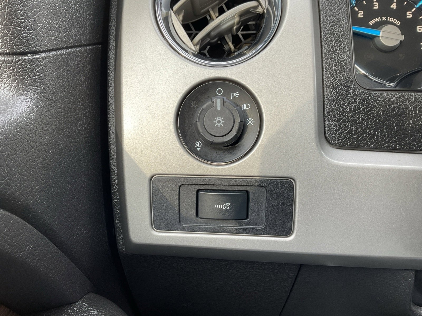 Used 2014 Ford F150 Lariat w/ Equipment Group 502A Luxury image 22