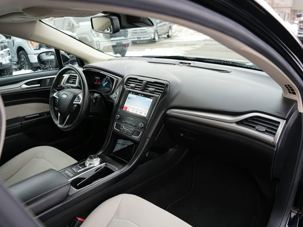Used 2019 Ford Fusion SE w/ Equipment Group 151A image 21