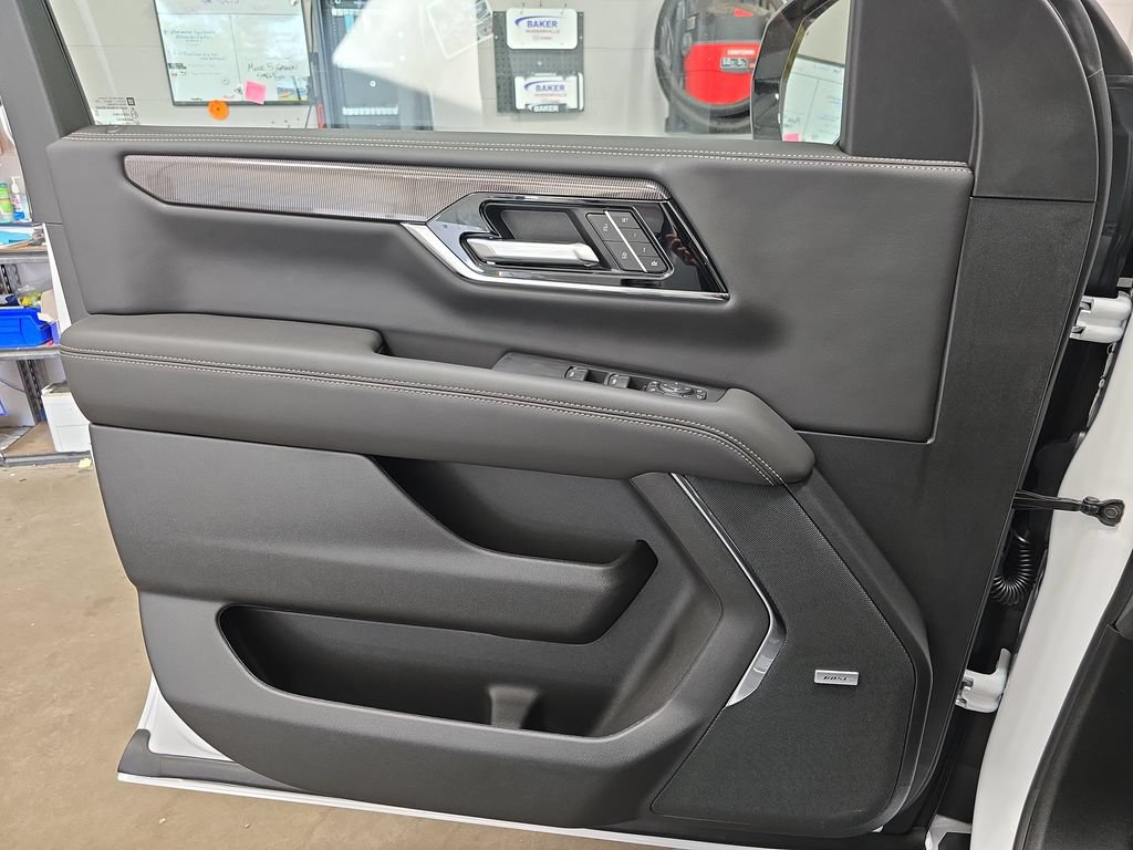 New 2026 GMC Yukon Elevation w/ Elevation Premium Package AWD/4WD image 32