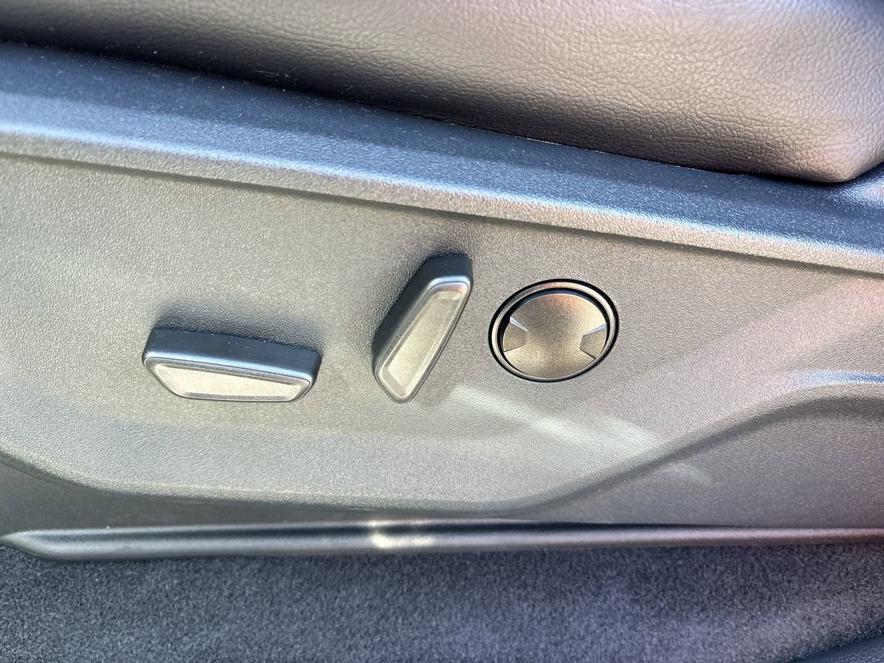 New 2025 Ford F150 XLT w/ Equipment Group 303A High image 19