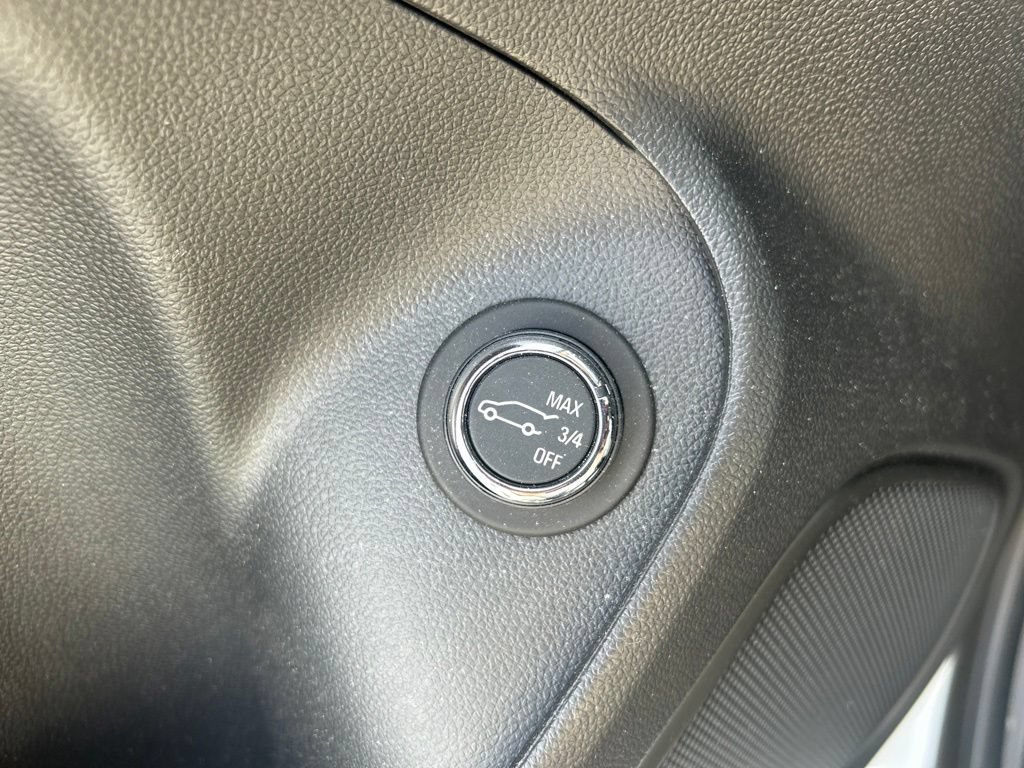 Used 2021 Buick Encore GX Essence w/ Experience Buick Package AWD/4WD image 11