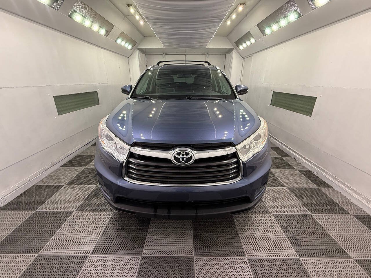 Used 2014 Toyota Highlander XLE AWD/4WD image 6