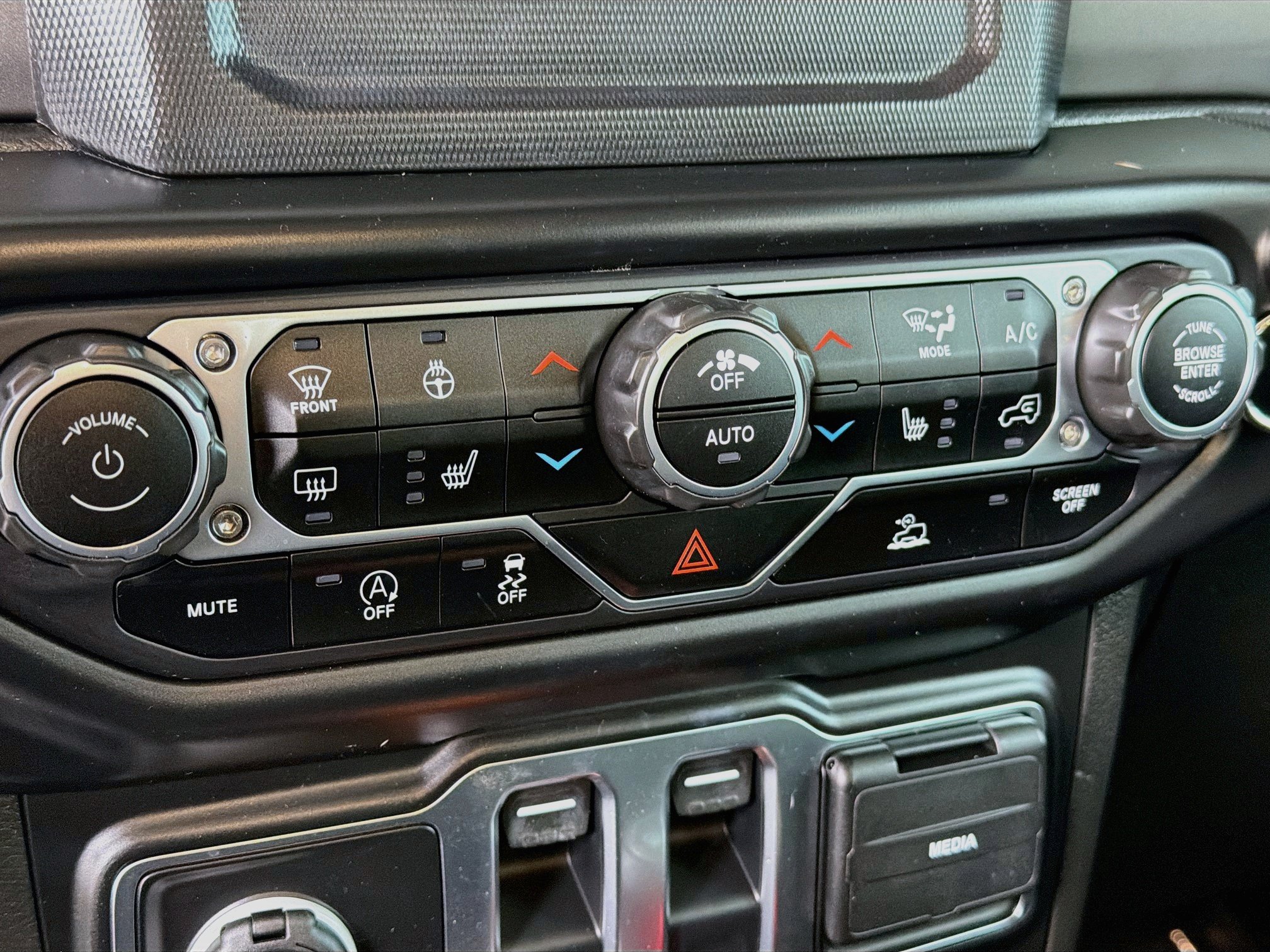 Used 2022 Jeep Wrangler Sport AWD/4WD image 23