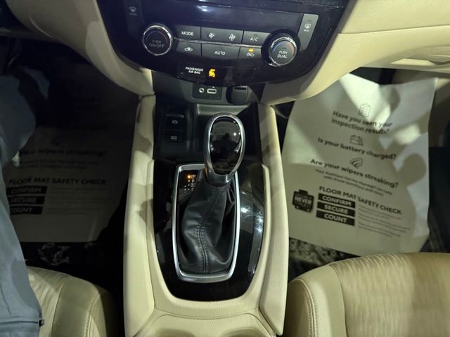 Used 2020 Nissan Rogue SV w/ Premium Package image 20