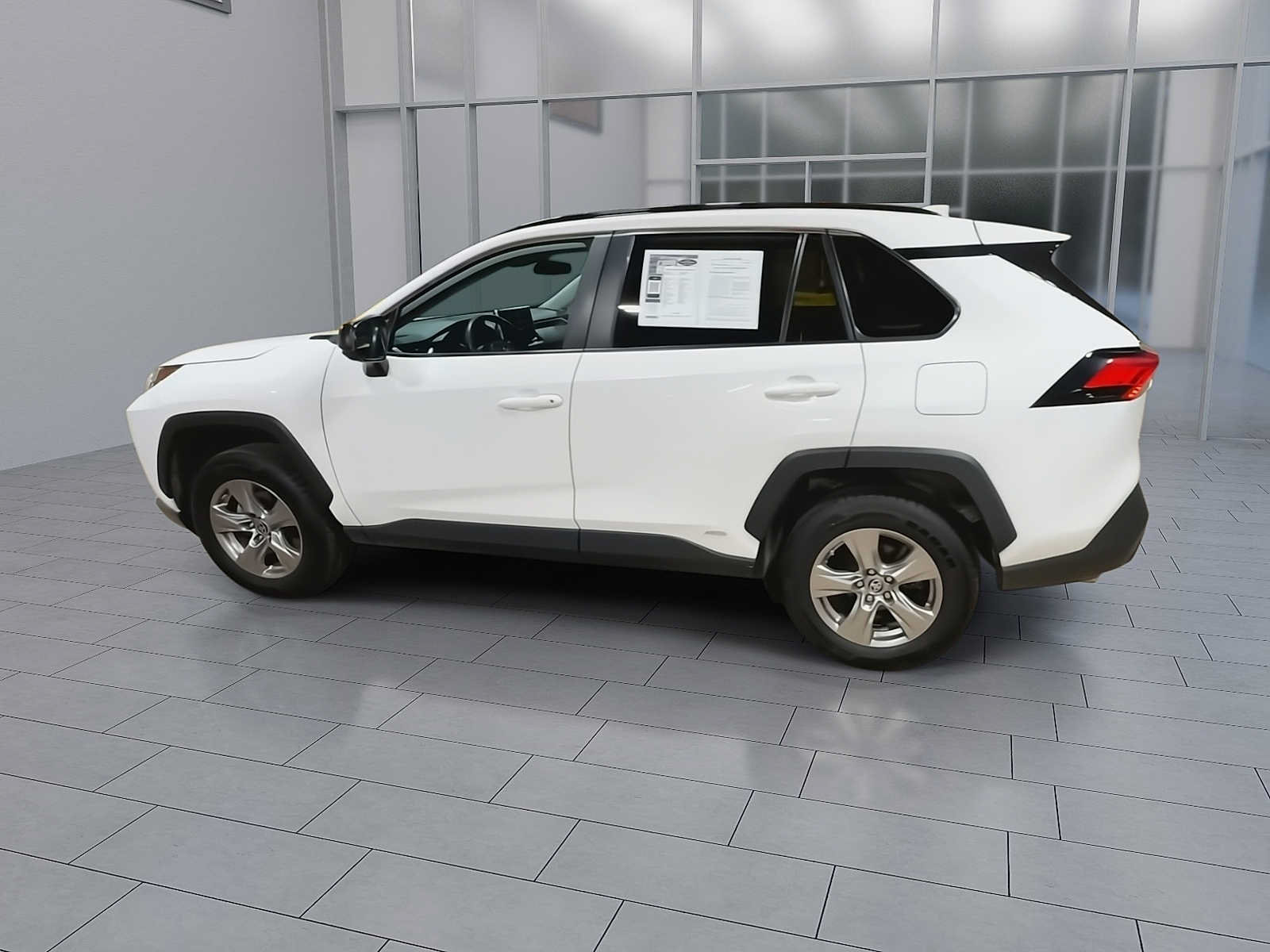 Used 2023 Toyota RAV4 LE AWD/4WD image 6