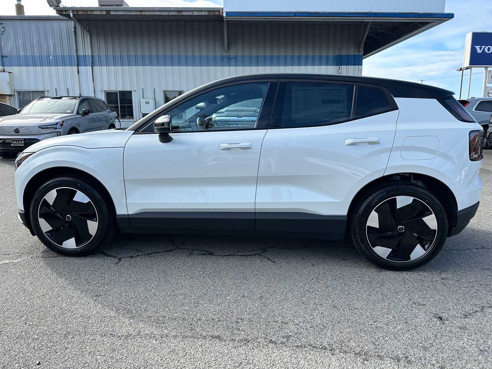 New 2025 Volvo EX30 Plus w/ Protection Package Premier image 14