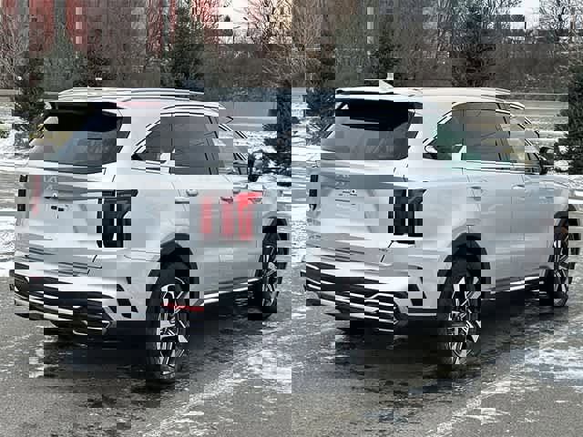 Used 2023 Kia Sorento EX image 25
