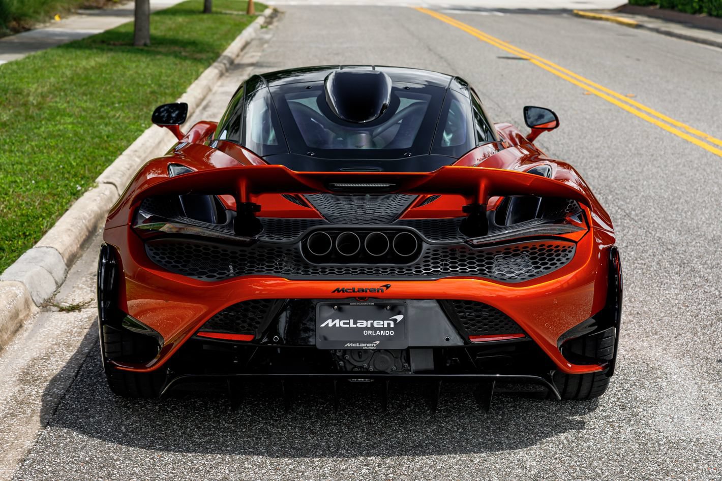 Used 2021 McLaren 765LT RWD image 8