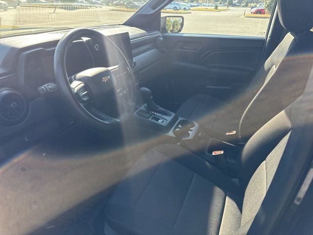 Used 2024 Chevrolet Colorado W/T image 8