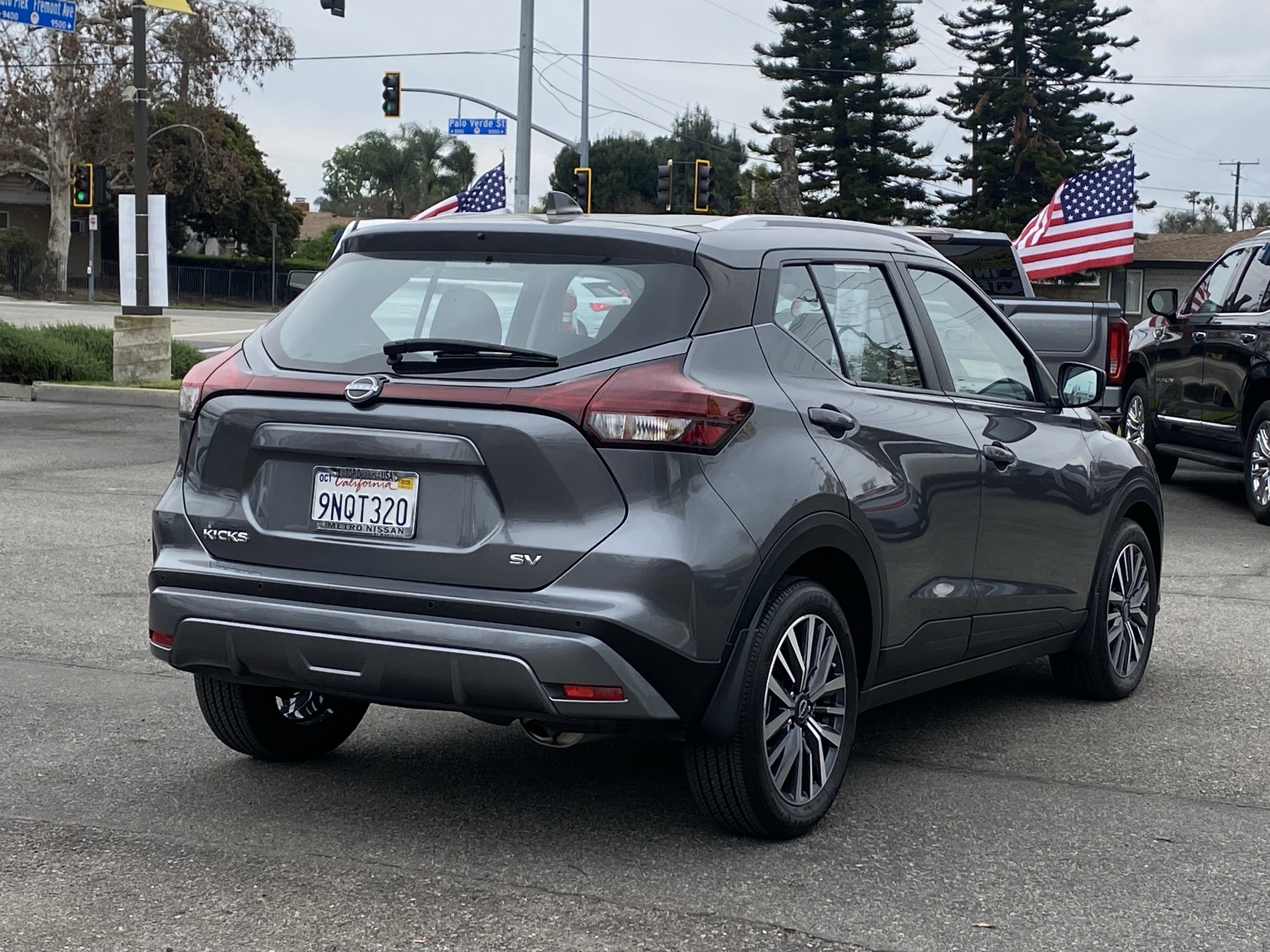 Certified 2024 Nissan Kicks SV FWD image 3