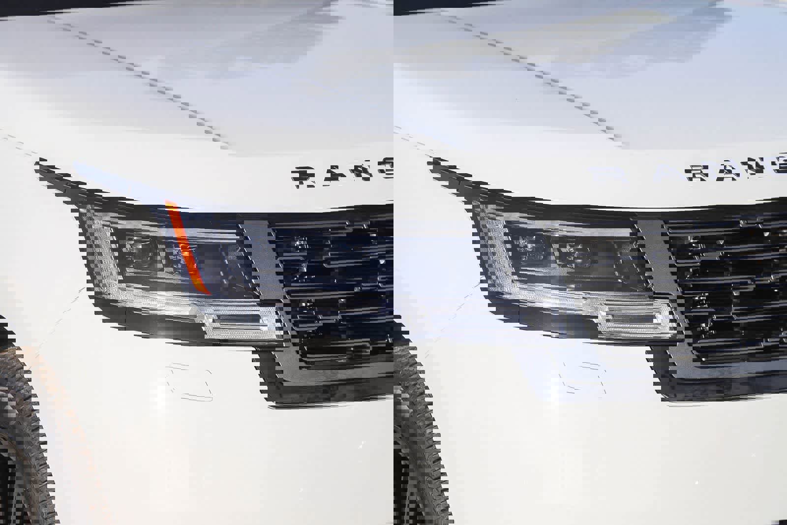 New 2026 Land Rover Range Rover Long Wheelbase SE image 4