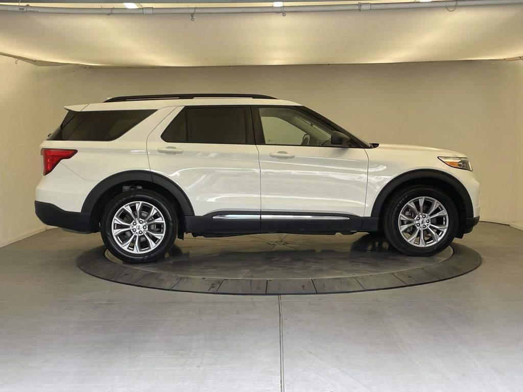 Used 2023 Ford Explorer XLT w/ Equipment Group 202A AWD/4WD image 6