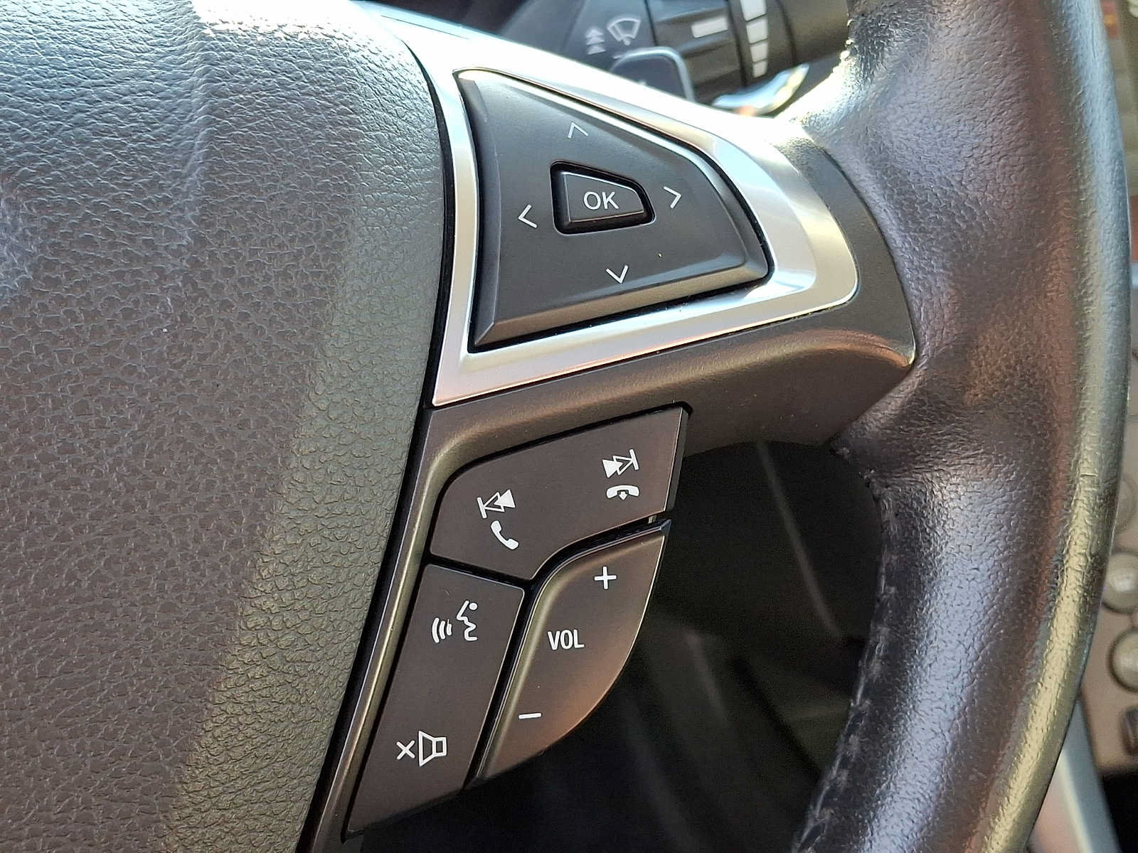 Used 2016 Ford Fusion Titanium FWD image 22