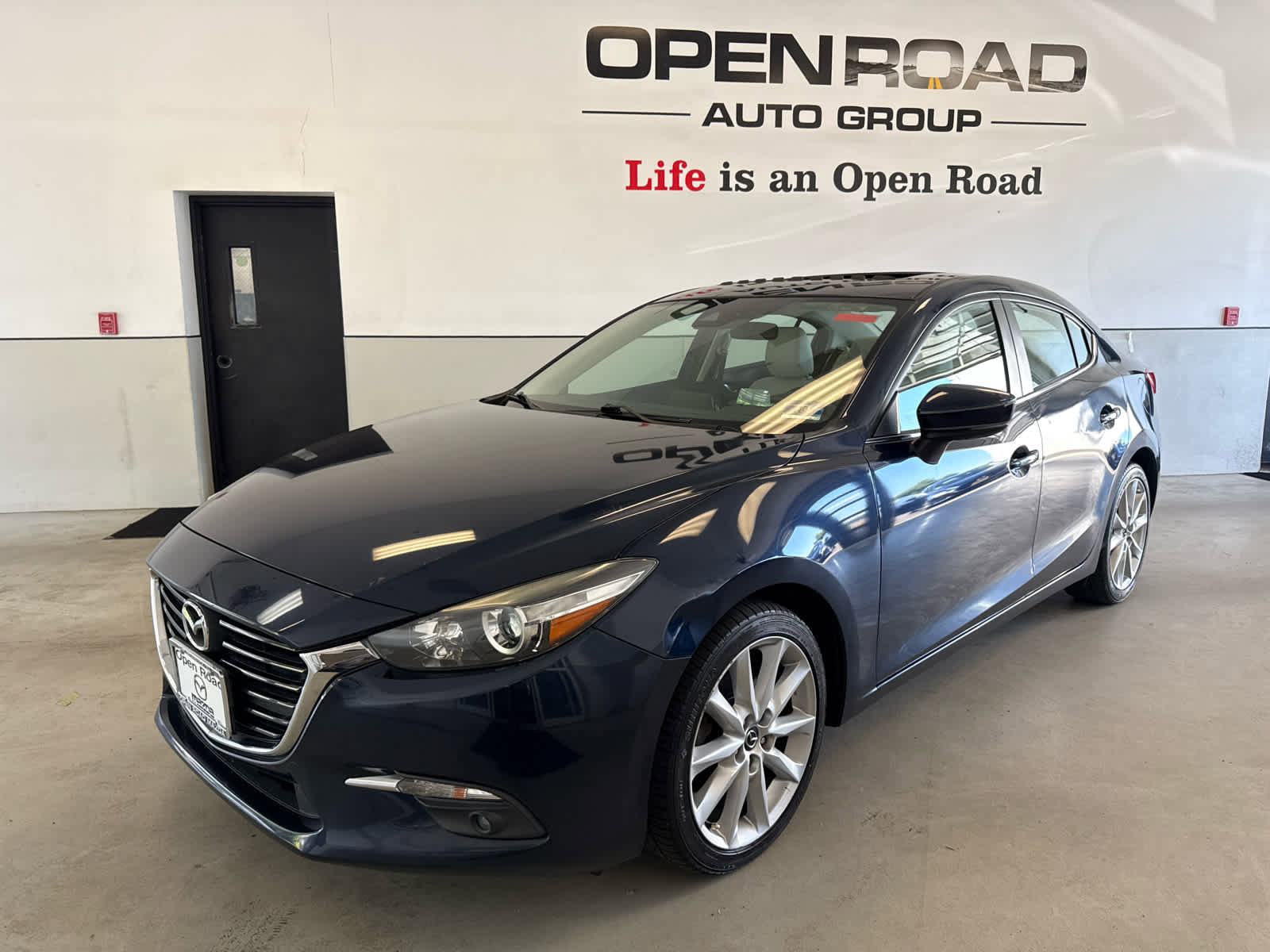 Used 2017 MAZDA MAZDA3 Grand Touring FWD image 1