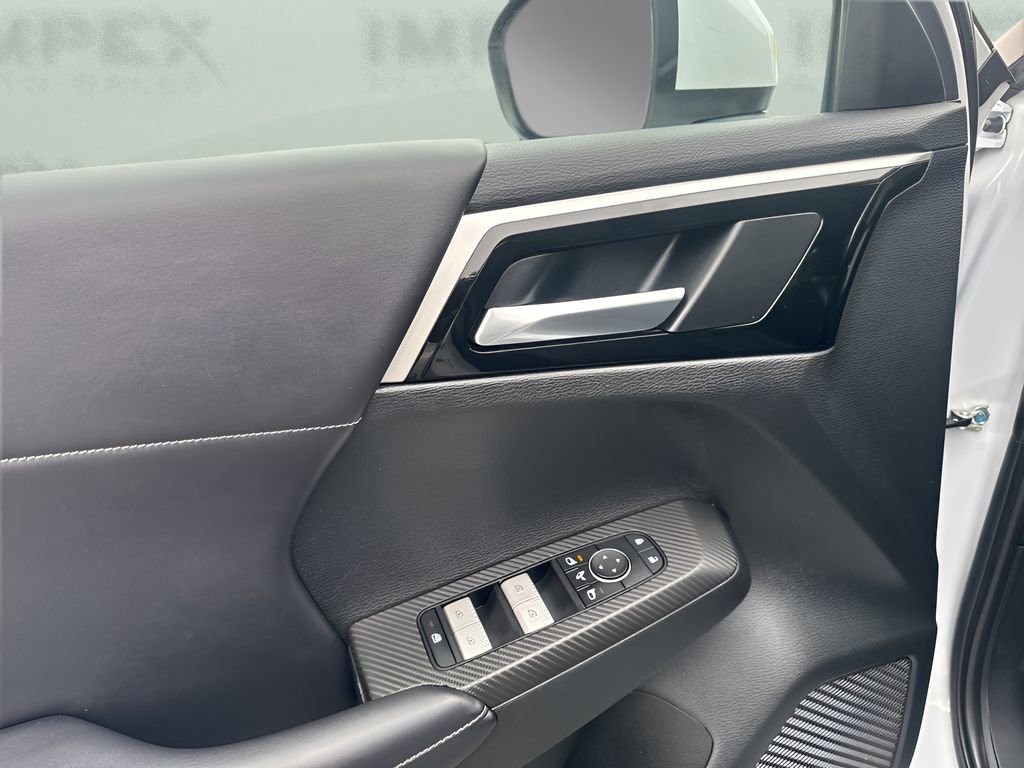 Used 2023 Mitsubishi Outlander SE image 26