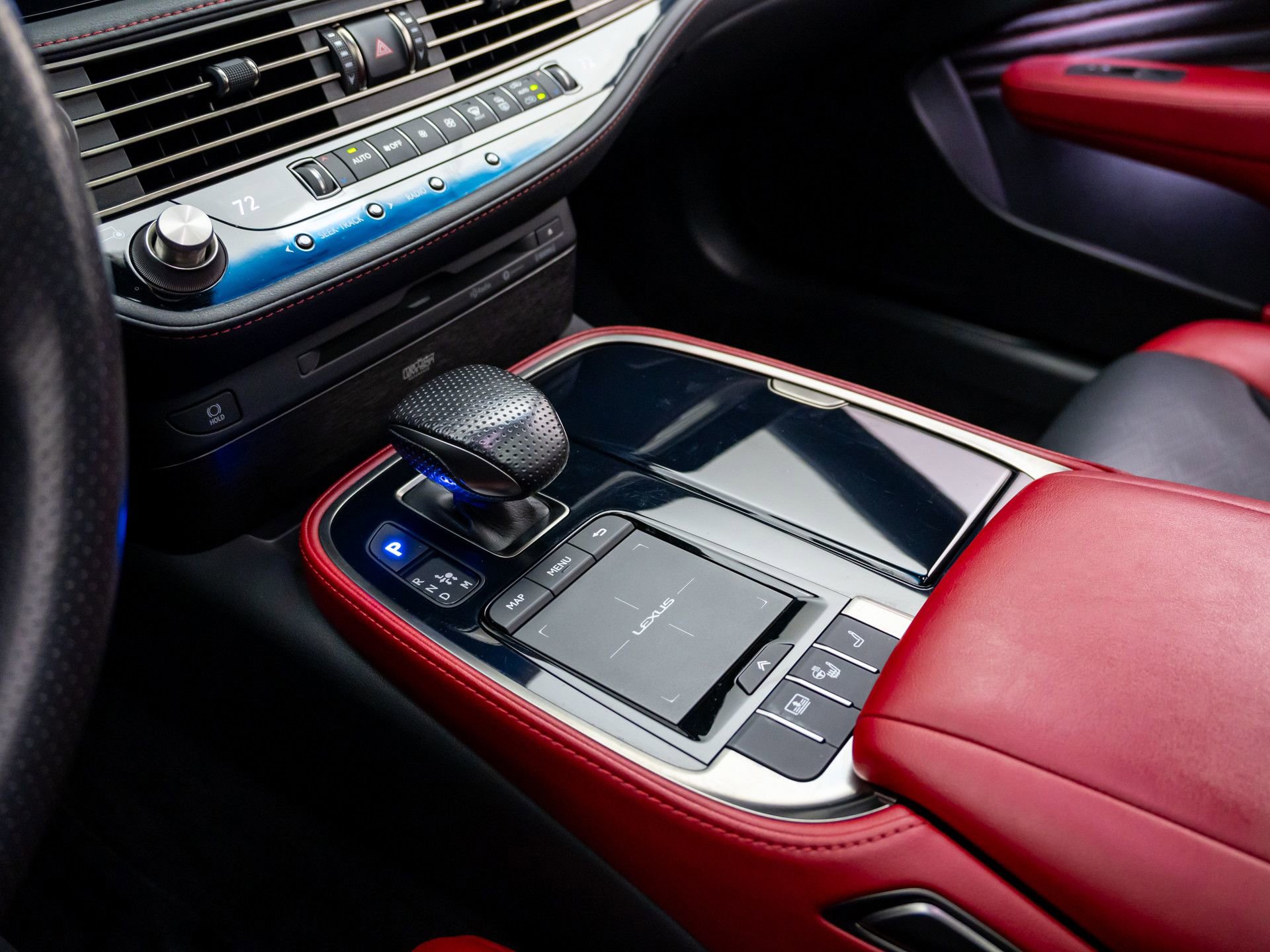 Used 2021 Lexus LS 500 F Sport w/ Accessory Package (Z2) image 13