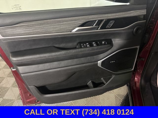 Used 2024 Jeep Wagoneer Series II AWD/4WD image 19