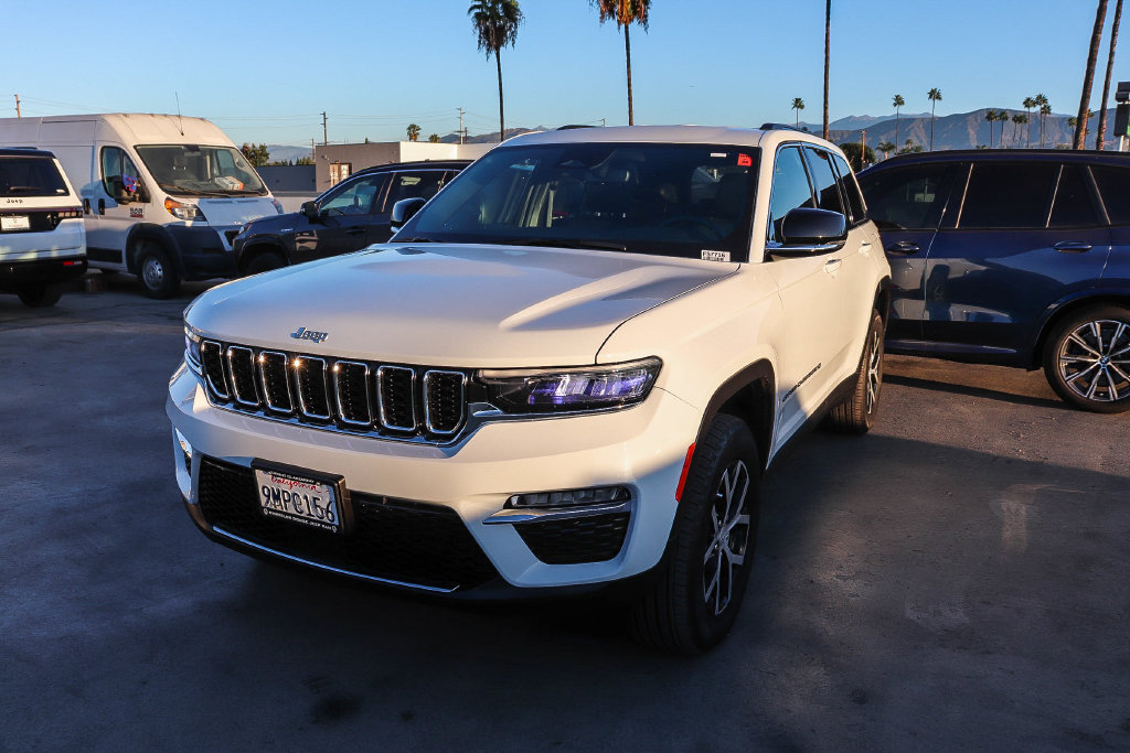 Used 2024 Jeep Grand Cherokee Limited RWD image 4