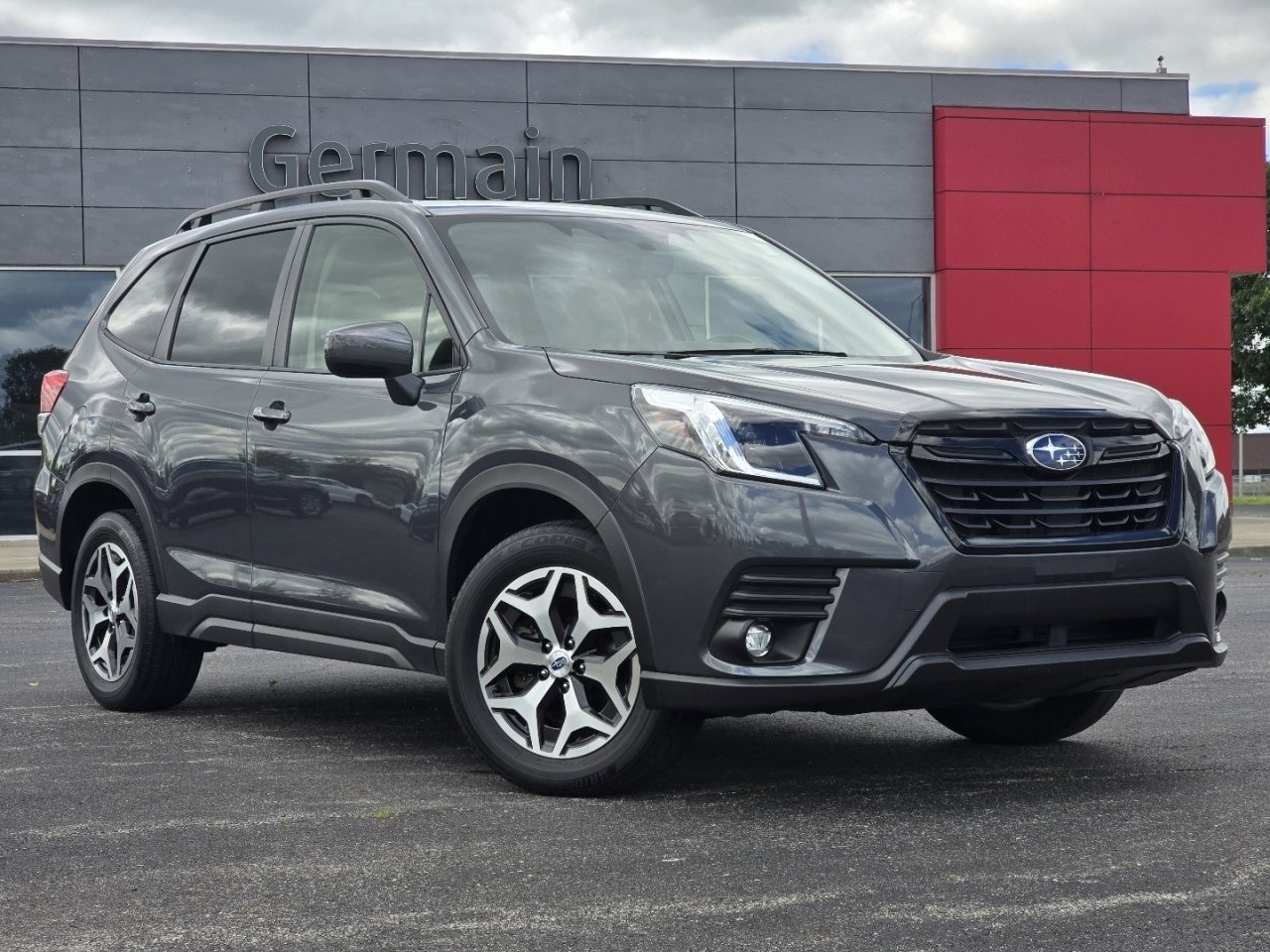 Used 2024 Subaru Forester Premium AWD/4WD image 2