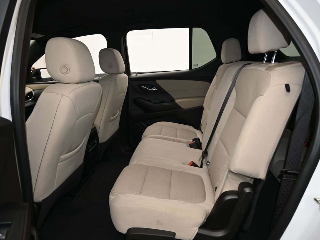Used 2022 Chevrolet Traverse LS image 31