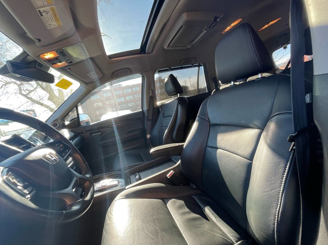 Used 2021 Honda Pilot Touring image 10