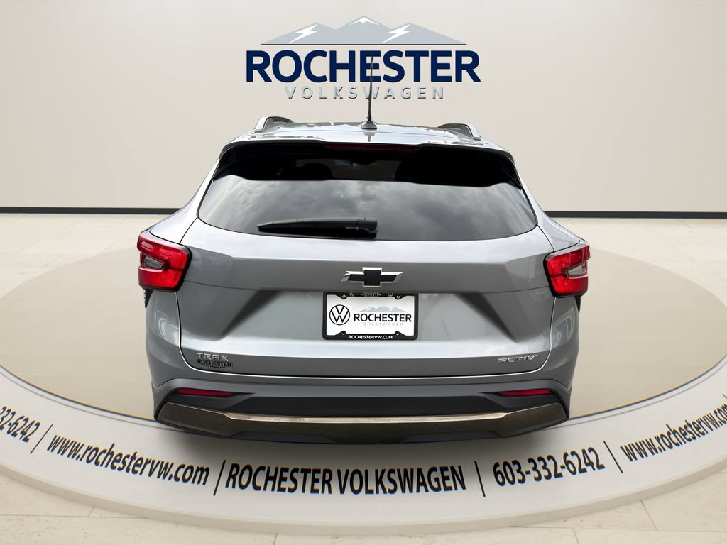 Used 2024 Chevrolet Trax ACTIV w/ Sunroof Package FWD image 5
