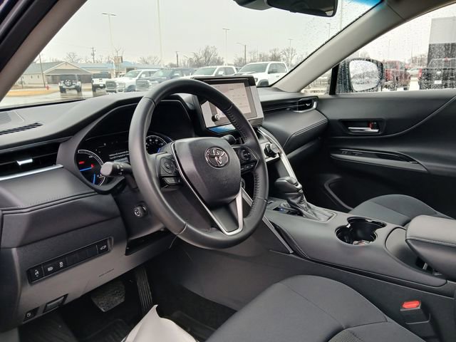 Used 2023 Toyota Venza LE image 9