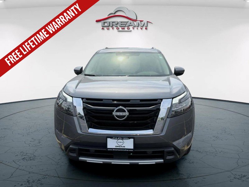 Used 2025 Nissan Pathfinder SL w/ Cargo Package AWD/4WD image 2