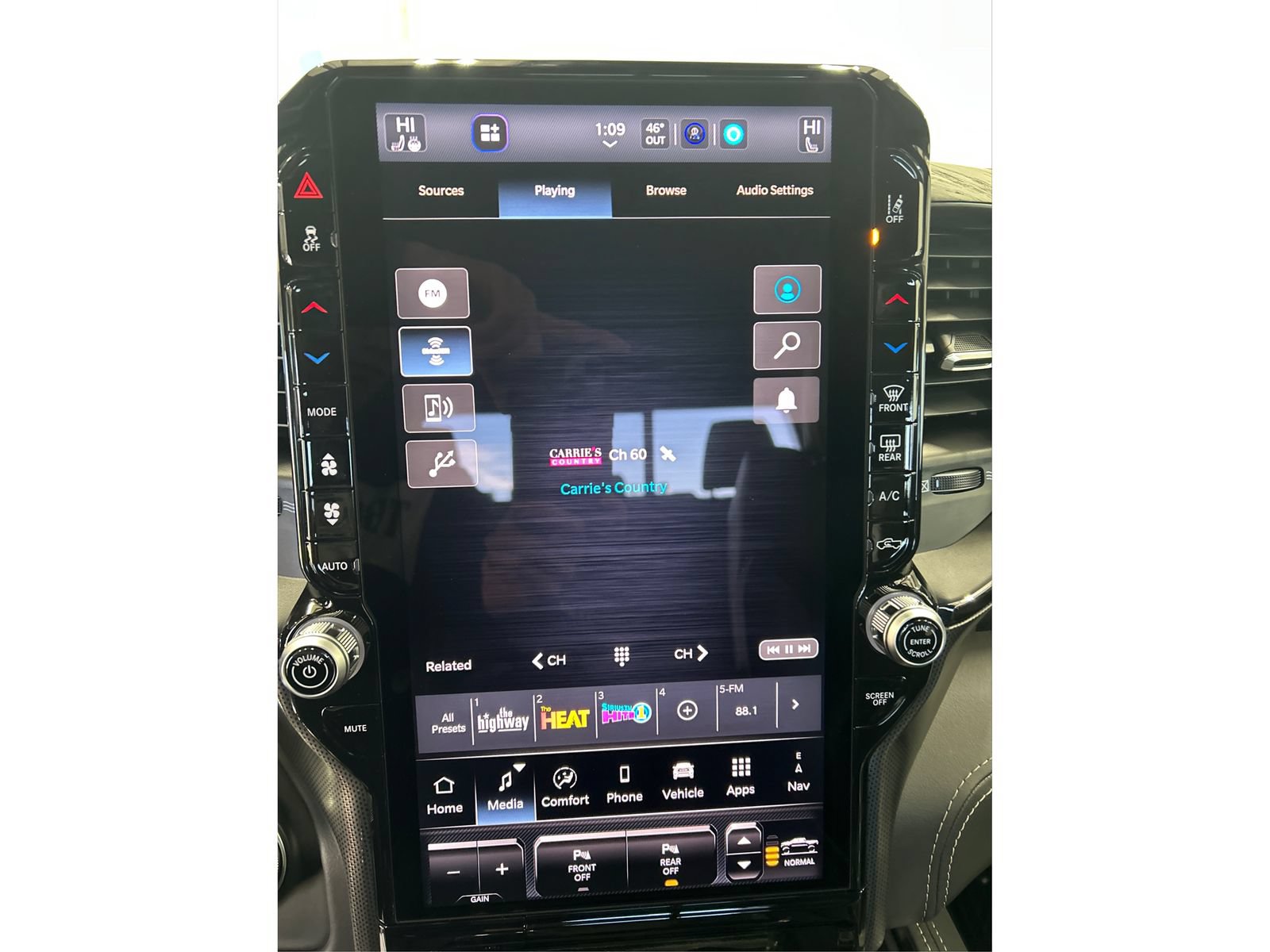 Used 2026 RAM 1500 Limited AWD/4WD image 33