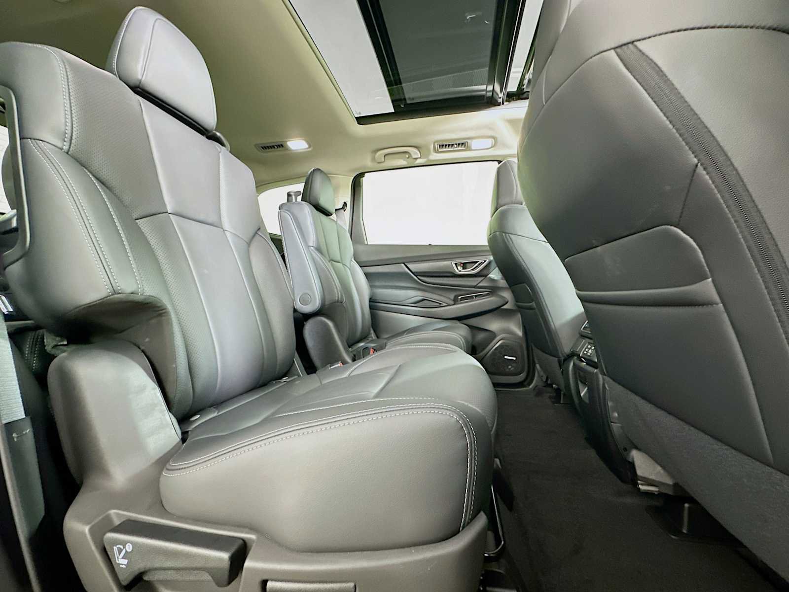 New 2025 Subaru Ascent Limited image 27