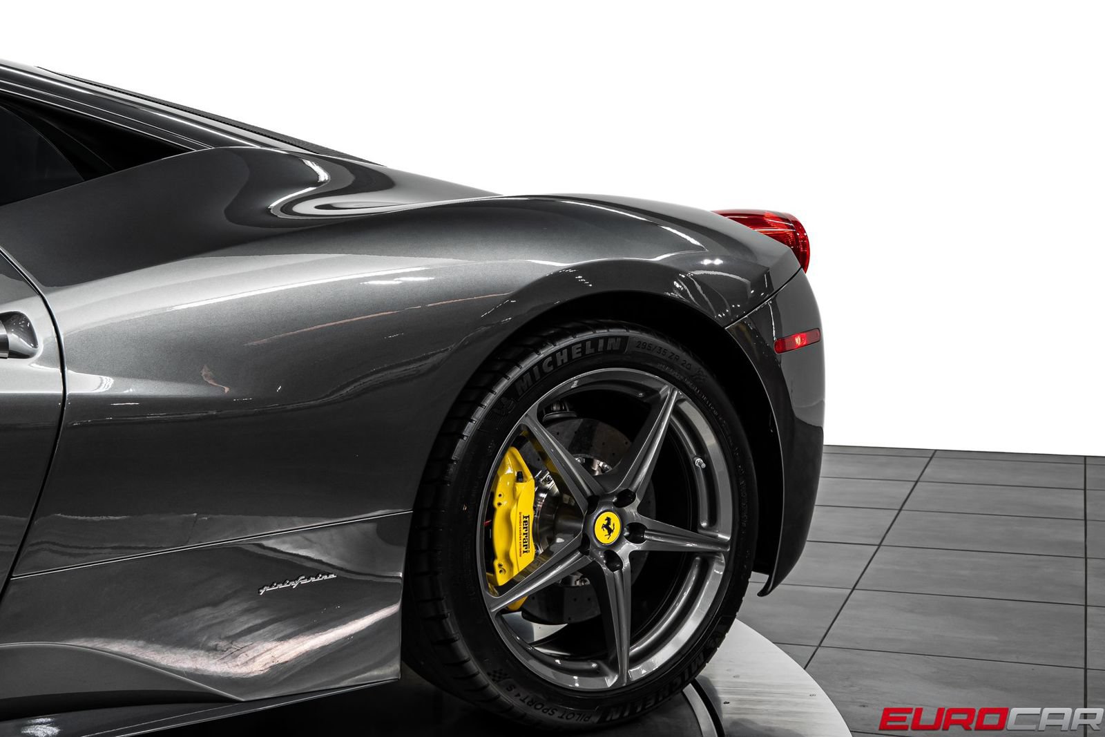 Used 2014 Ferrari 458 Italia Coupe RWD image 15