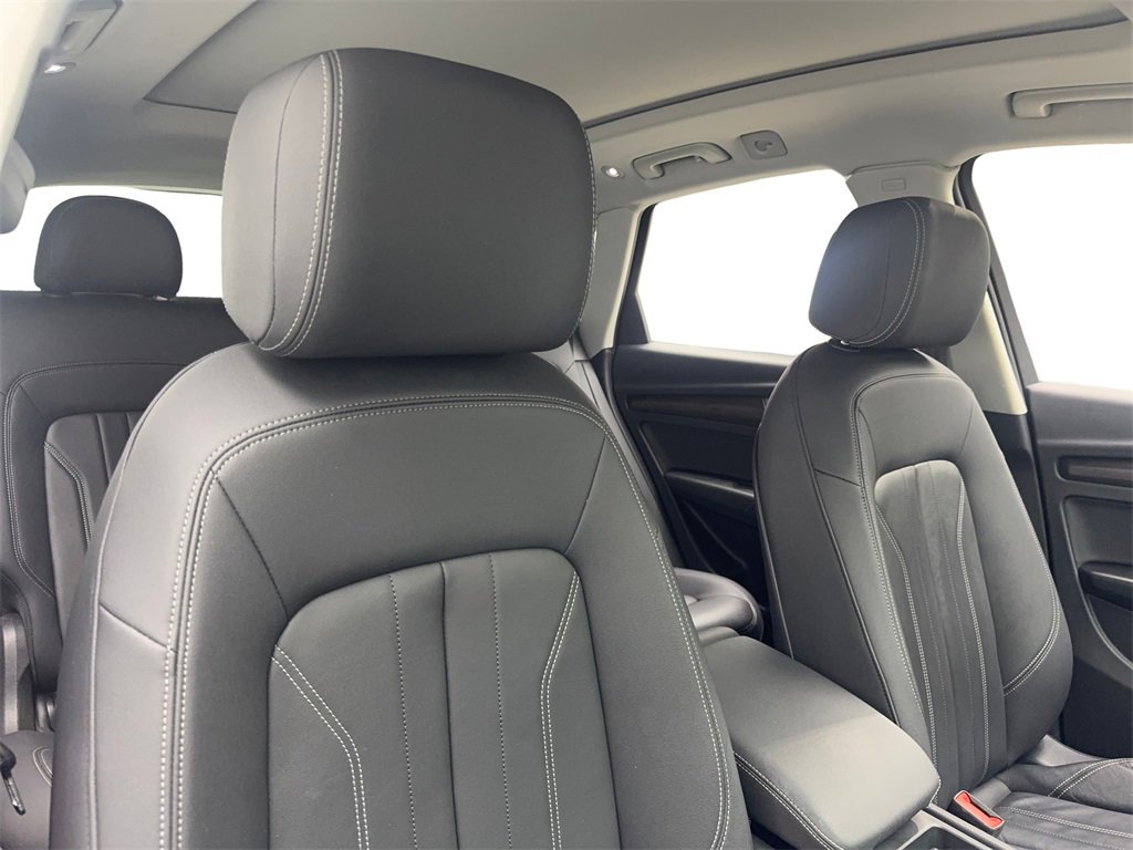 Used 2022 Audi Q5 2.0T Premium w/ Convenience Package image 46