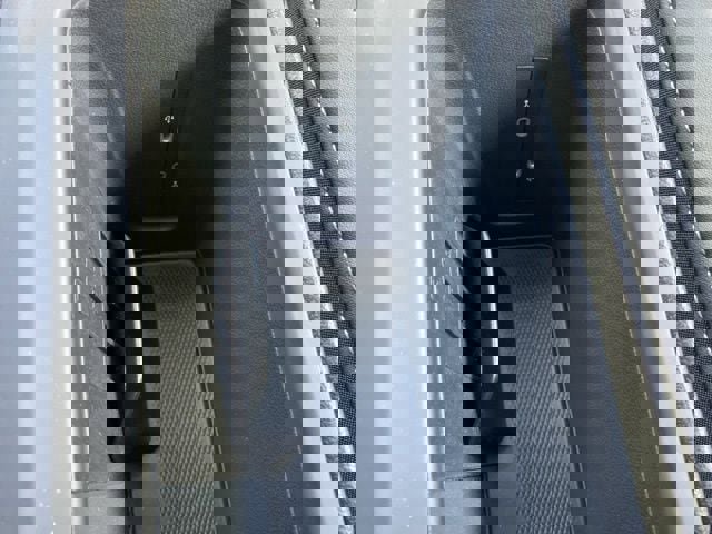 New 2025 Volkswagen Tiguan SE image 39