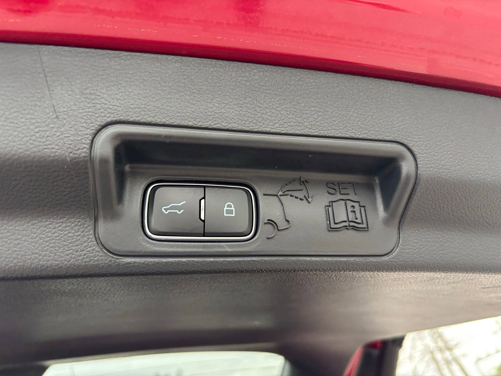 Used 2025 Ford Explorer ST image 23