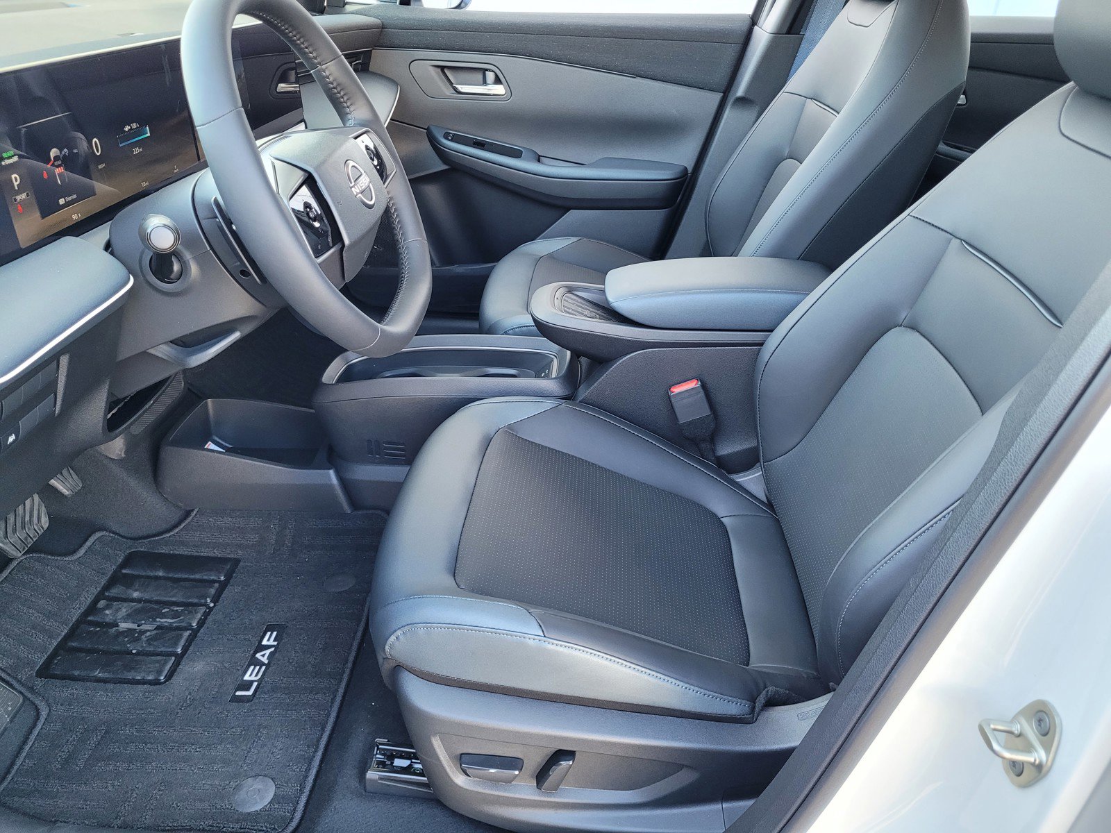 New 2026 Nissan Leaf SV+ w/ Floor Mat Package (SV+) FWD image 9