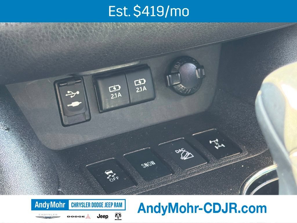 Used 2017 Toyota Highlander XLE AWD/4WD image 39