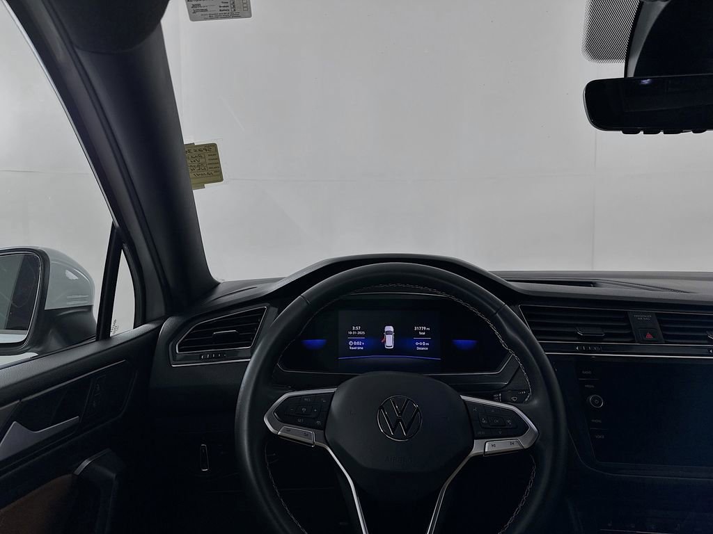 Used 2022 Volkswagen Tiguan SE image 23