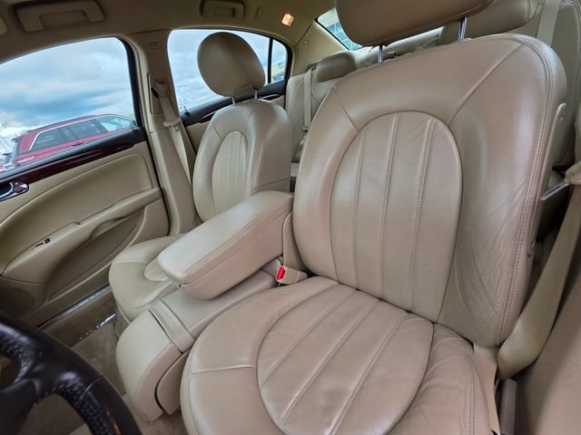 Used 2009 Buick Lucerne CXL FWD image 22