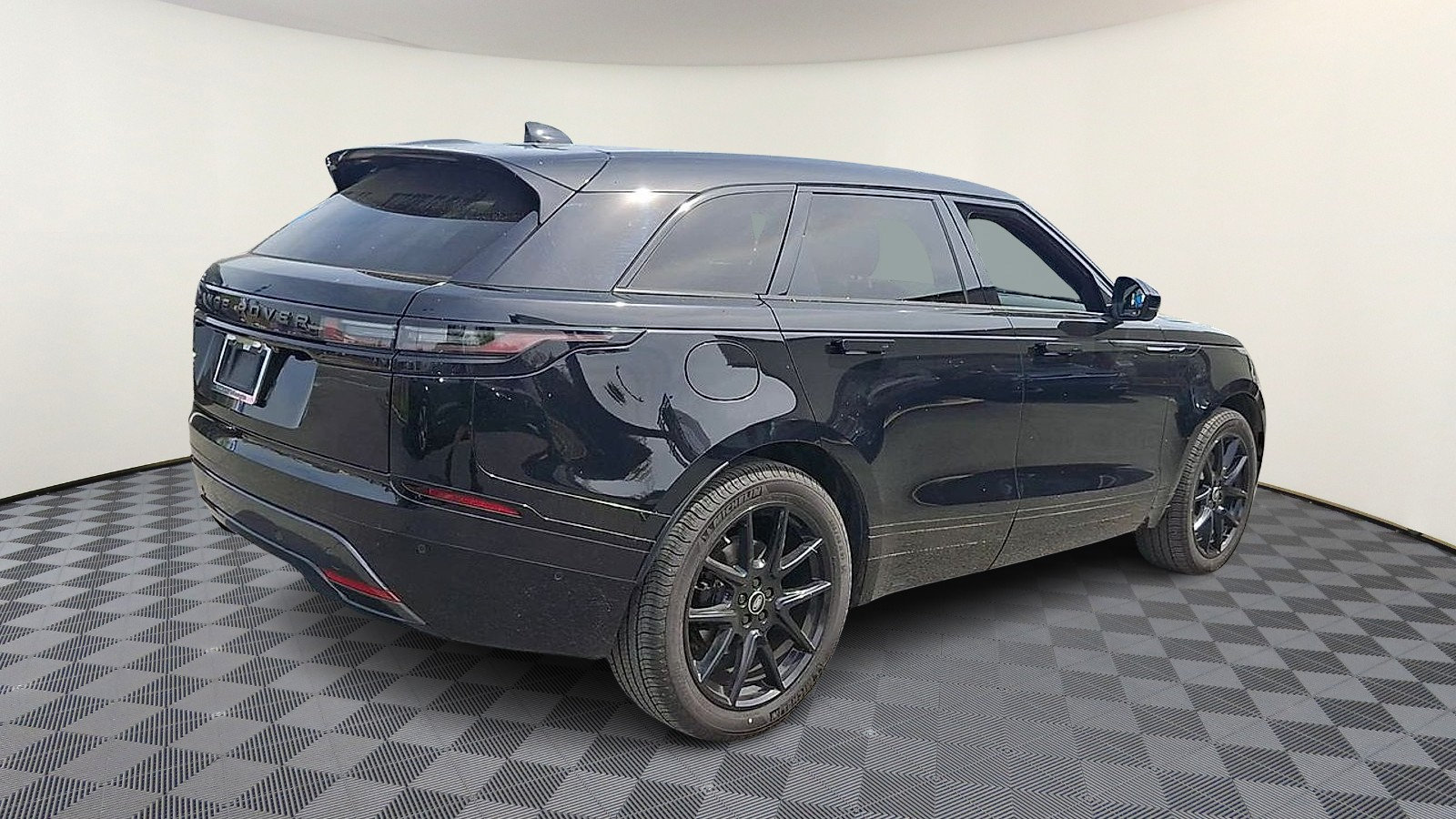 Certified 2026 Land Rover Range Rover Velar Dynamic SE AWD/4WD image 8