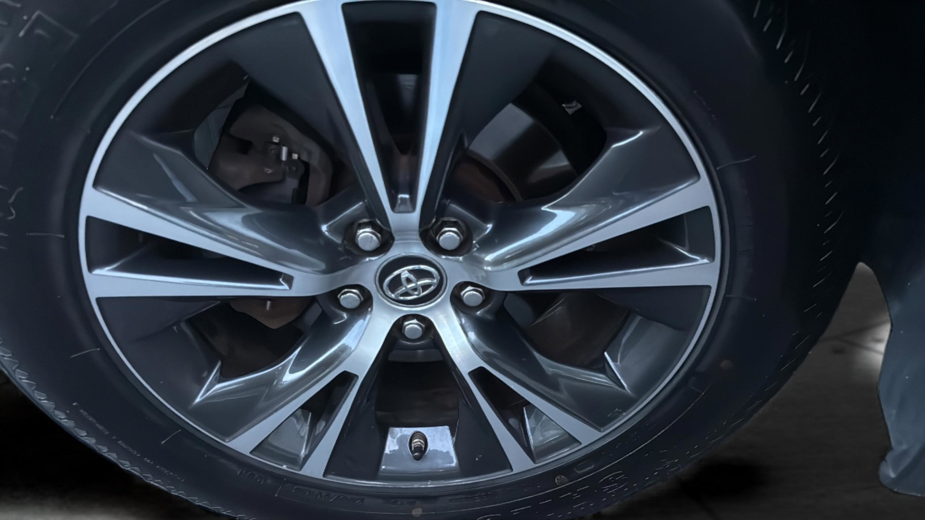 Used 2019 Toyota Highlander LE image 44