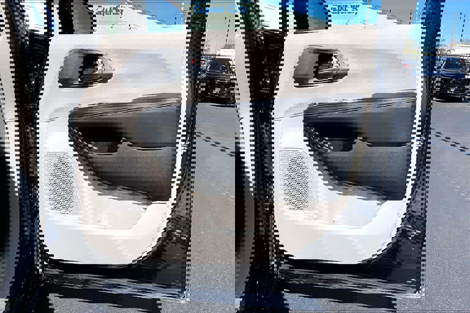 Used 2024 Chrysler Pacifica Select image 26